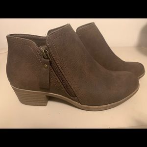 Arizona women’s booties